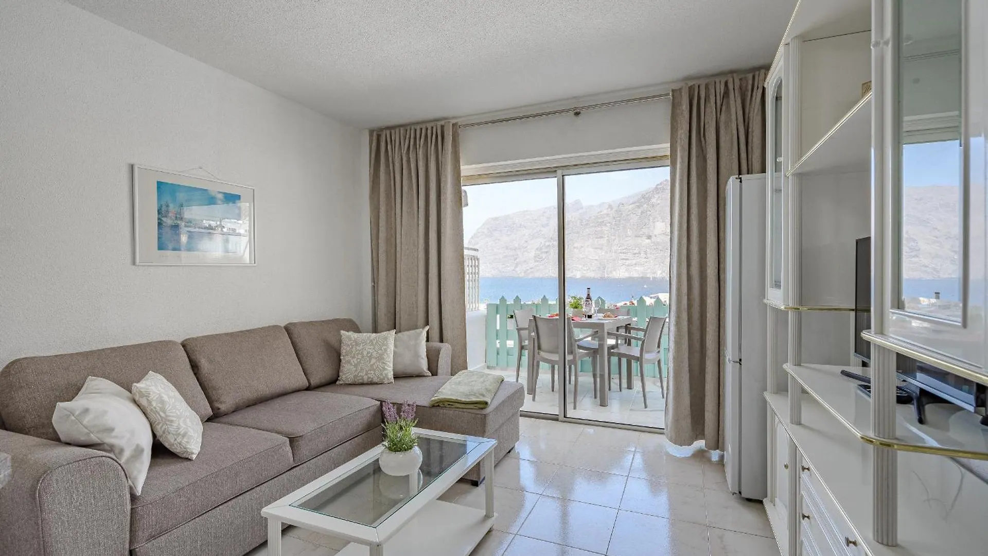 Apartment In Los Gigantes With Beautiful Views サンティアゴ・デル・テイデ 0*,